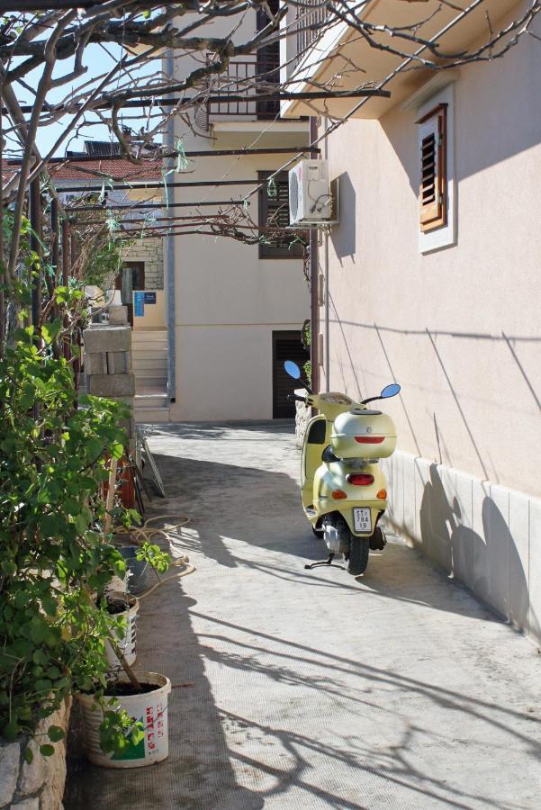 Apartments With A Parking Space Supetar, Brac - 6037 Extérieur photo