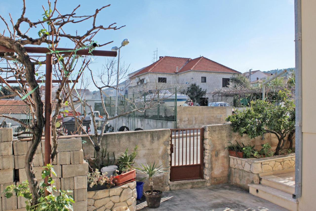 Apartments With A Parking Space Supetar, Brac - 6037 Extérieur photo