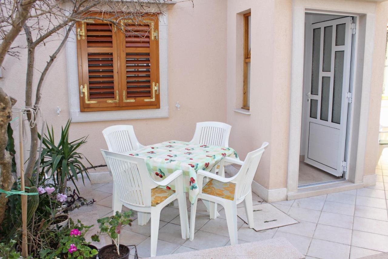 Apartments With A Parking Space Supetar, Brac - 6037 Extérieur photo